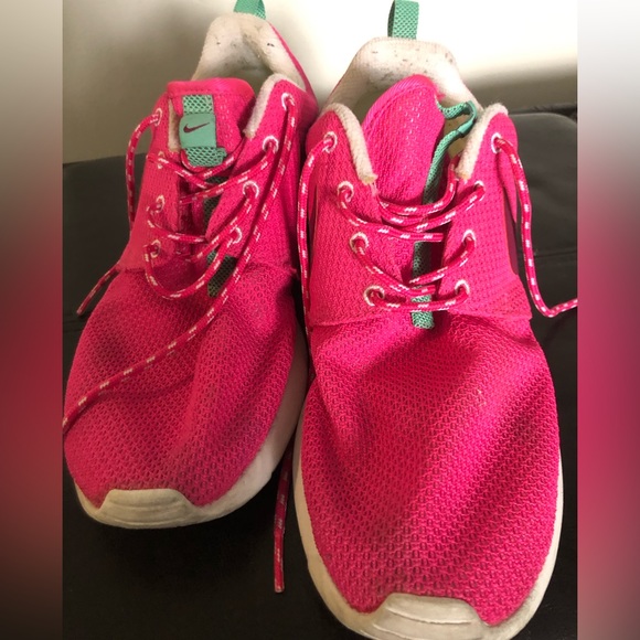 Nike Running Shoes - Picture 2 of 6